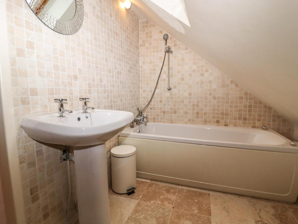 Honeysuckle Farmhouse タルボリー エクステリア 写真