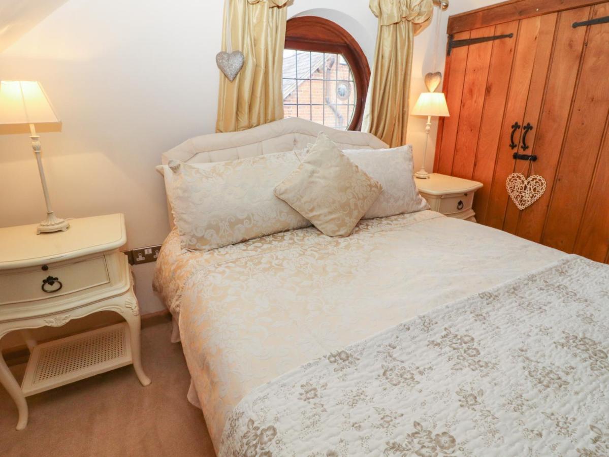 Honeysuckle Farmhouse タルボリー エクステリア 写真